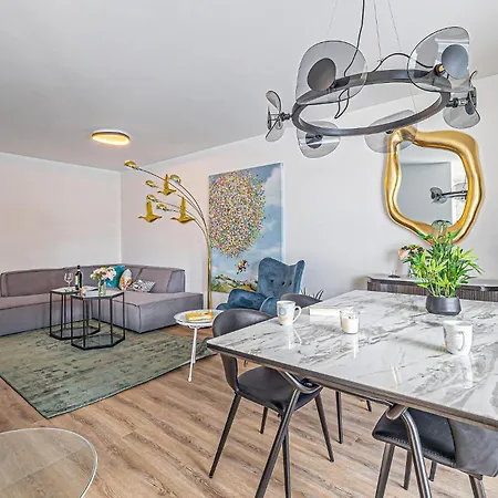 2 Bedroom Cozy In Ostseeresort Apartment